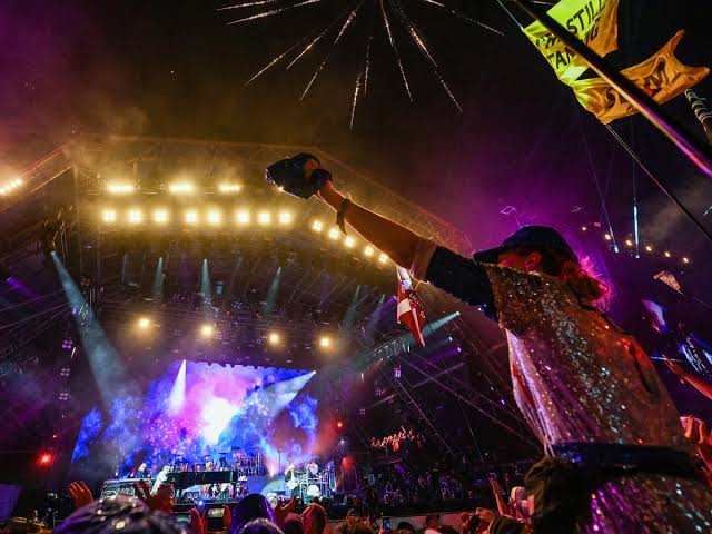 HAPPY NEW YEAR PARTY